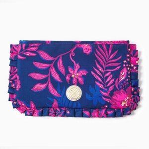 Lilly Pulitzer GWP Printed Clutch in Blue Med Never Ending Summer